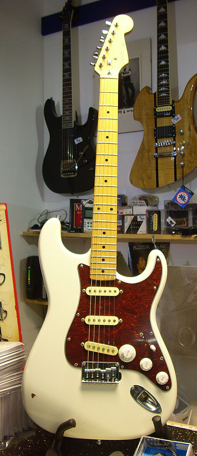 Squier Strat Umbau mit N-Tune und Pickguard 6